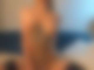 Live cam show with Emma - Solo on Fling VIP Chat