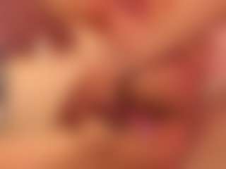 Live cam show with Emma - College Teen (18+) on Mixed Magazine Live