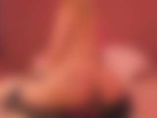 Live cam show with Emma - Oil White on Camsoda | united states
