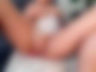 Live cam show with Busty_Girlfriend - BBW on Hubzter Live