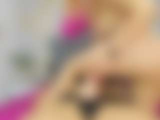 Live cam show with Carolinee-Torres - Red Hair on AdultVida.com