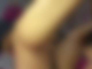 Carolinee-Torres's Live Sex Cam Show