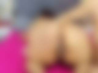 Carolinee-Torres's Live Sex Cam Show