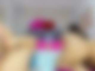 Live cam show with Carolinee-Torres - Big Tits on CamwithHer