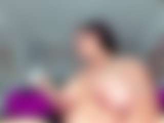 Carolinee-Torres's Live Sex Cam Show