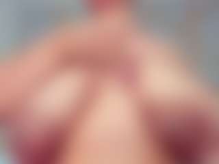 Live cam show with Carolinee-Torres - Threesome on CamwithHer