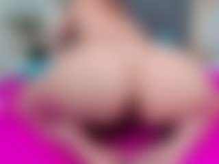 Carolinee-Torres's Live Sex Cam Show