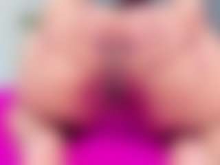 Live cam show with Carolinee-Torres - Threesome on Uber Horny