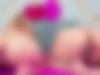 Carolinee-Torres's Live Sex Cam Show