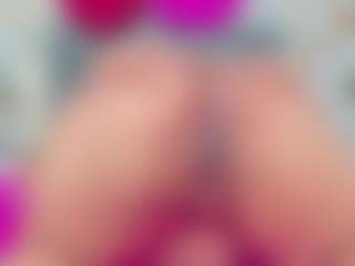 Carolinee-Torres's Live Sex Cam Show