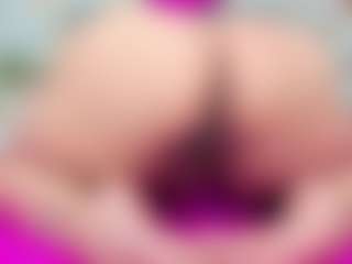 Carolinee-Torres's Live Sex Cam Show