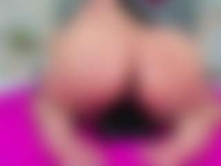 Carolinee-Torres's Live Sex Cam Show