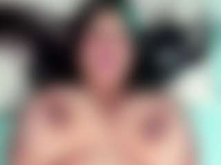 Live cam show with Carolinee-Torres - Threesome on Cam Slut