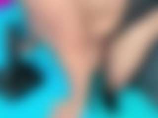 Carolinee-Torres's Live Sex Cam Show