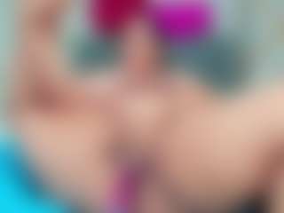 Carolinee-Torres's Live Sex Cam Show