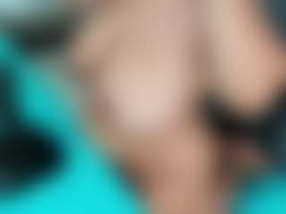 Carolinee-Torres's Live Sex Cam Show