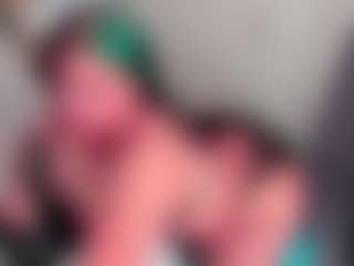 Carolinee-Torres's Live Sex Cam Show