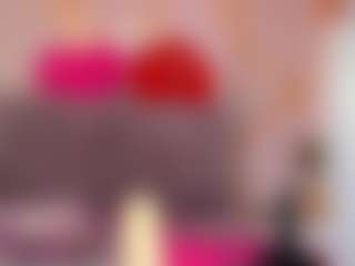 Live cam show with Carolinee-Torres - Camel Toe on slutload
