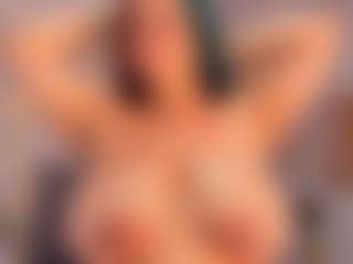 Live cam show with Carolinee-Torres - Threesome on Camsoda