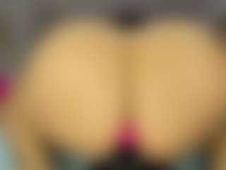 Live cam show with Carolinee-Torres - Teen (18+) on Camsoda