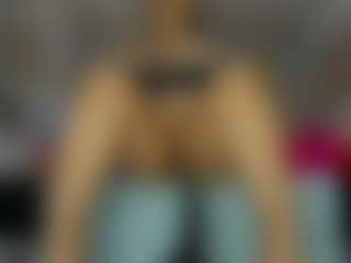 Live cam show with Carolinee-Torres - Teen (18+) on Camsoda