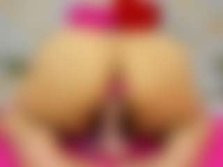 Live cam show with Carolinee-Torres - Camel Toe on Camsoda