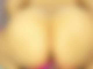 Live cam show with Carolinee-Torres - Ass Bouncing on Dare Cams