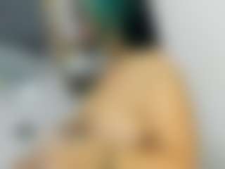 Live cam show with Carolinee-Torres - Teen (18+) on Camsoda