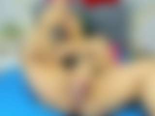 Carolinee-Torres's Live Sex Cam Show