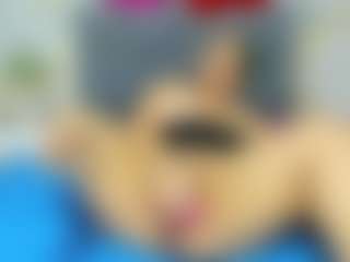Carolinee-Torres's Live Sex Cam Show