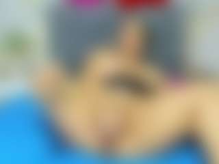 Carolinee-Torres's Live Sex Cam Show