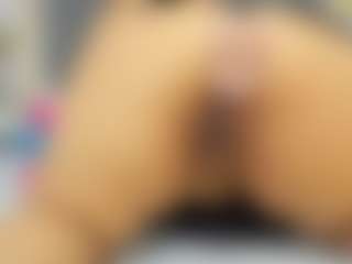 Live cam show with Carolinee-Torres - Red Hair Young Adult on Mixed Magazine Live