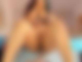 Live cam show with Carolinee-Torres - Red Hair on Gym Cam Girls