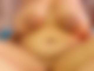 Carolinee-Torres's Live Sex Cam Show