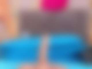 Live cam show with Carolinee-Torres - Red Hair Young Adult on Fling VIP Chat