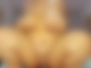 Carolinee-Torres's Live Sex Cam Show
