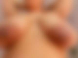 Carolinee-Torres's Live Sex Cam Show