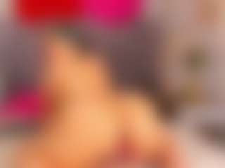Live cam show with Carolinee-Torres - Threesome on Camsoda