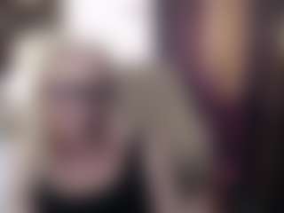 Live cam show with SofiaDream - Cougar on CamwithHer