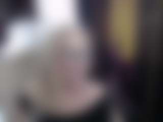 Live cam show with SofiaDream - Cougar on Soda Cam
