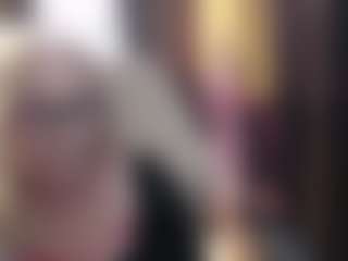Live cam show with SofiaDream - Cougar on madthumbs