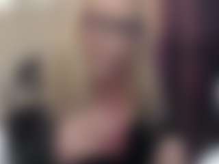 Live cam show with SofiaDream - Cougar on Camversity