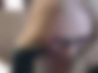 Live cam show with SofiaDream - Cougar on Gym Cam Girls