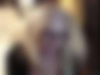 Live cam show with SofiaDream - Blue Eyes on Streamer API
