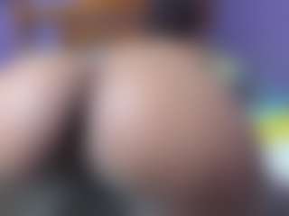 Live cam show with Angela-saenx - Sexy on TeamSkeetLive