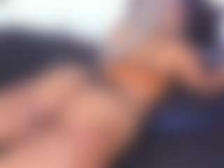 Live cam show with Angela-saenx - Petite on CamClone