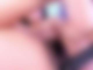 AvyMilton's Live Sex Cam Show