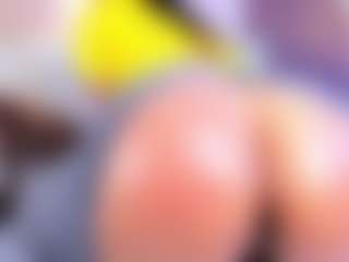 AvyMilton's Live Sex Cam Show