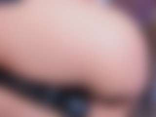 Live cam show with AvyMilton - Camel Toe on SpunkLive