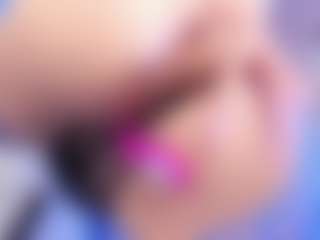 AvyMilton's Live Sex Cam Show